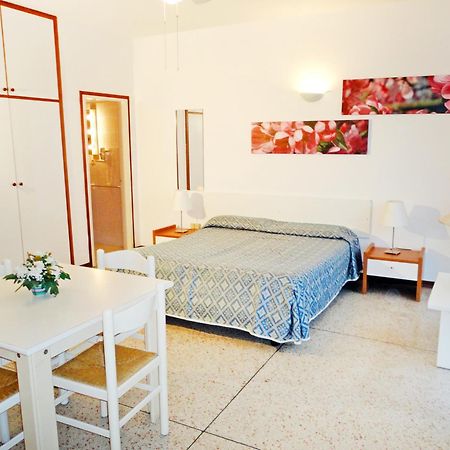 Yachting Residence Lignano Sabbiadoro Szoba fotó